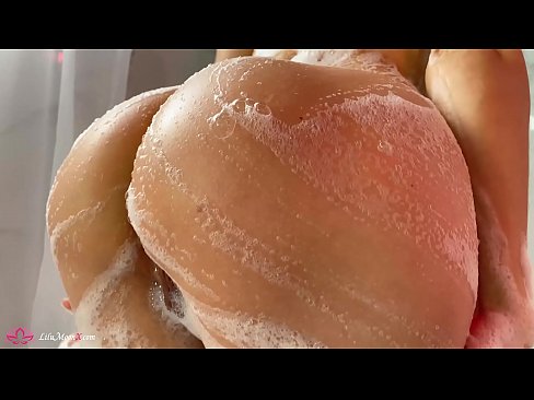 ❤️ Brunette pussy bibragailuarekin masturbatzen du dutxan orgasmo bizia lortzeko ❤ Kalitatezko pornoa %eu.pornokey.ruan ❌❤