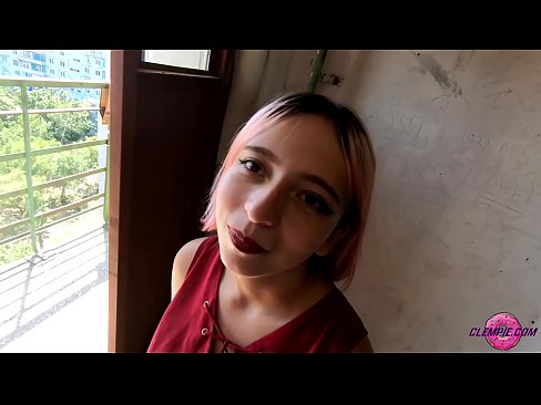 ❤️ Ikasle sentsuak arrotz bat zurrupatzen du kanpoaldean - Cum On His Face ❤ Kalitatezko pornoa %eu.pornokey.ruan ❌❤